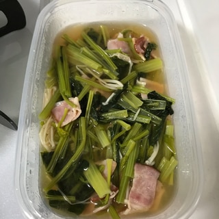 手軽に美味しく！小松菜とベーコンの煮浸し！